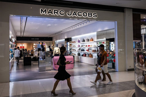 LVMH valuta opzioni per Marc Jacobs tra l'interesse dei potenziali acquirenti