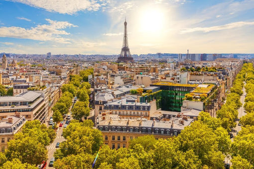 La fashion week di Parigi al via tra fervore e tensioni