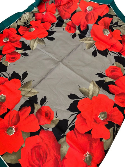 Foulard con macro fantasia a fiori