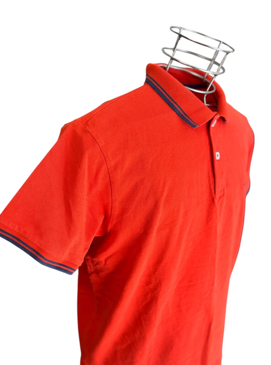 Polo basic con due bottoni e logo 06:26