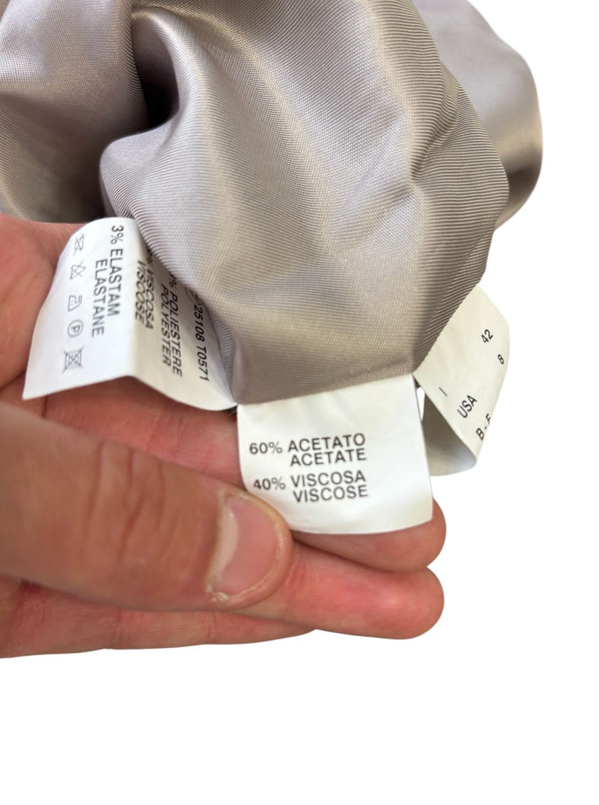 Gonna chiusura bottone con bordini a contrasto con scritta