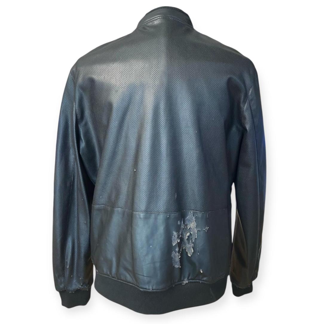Giacca bomber texture perforata con chiusura zip e colletto a fascia