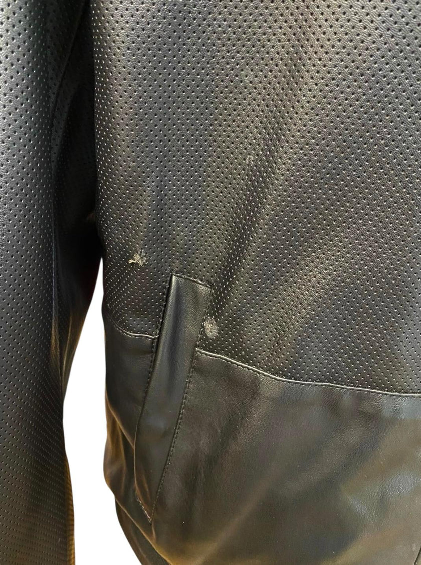 Giacca bomber texture perforata con chiusura zip e colletto a fascia