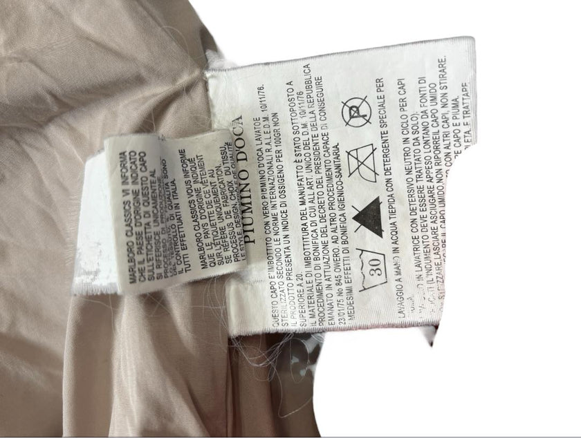 Piumino con collo alto e con tasche nascoste MARLBORO