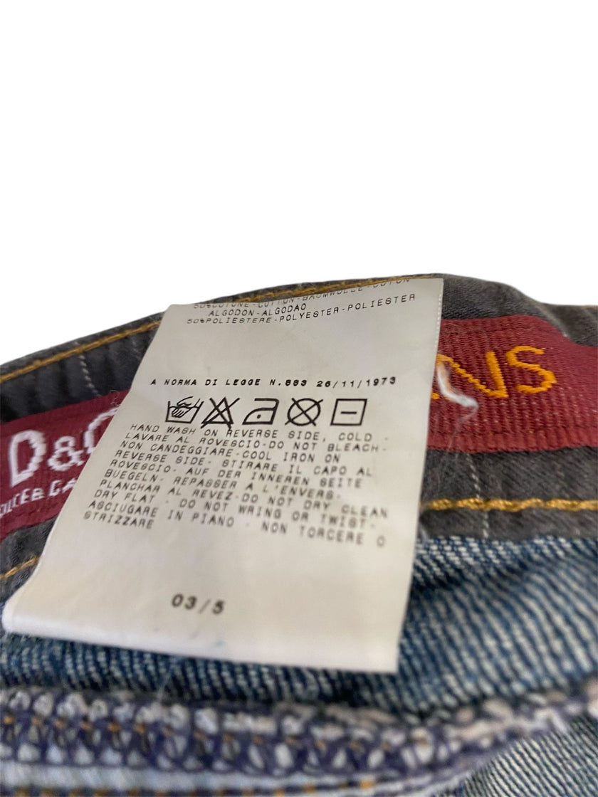 Jeans con cuciture a contrasto