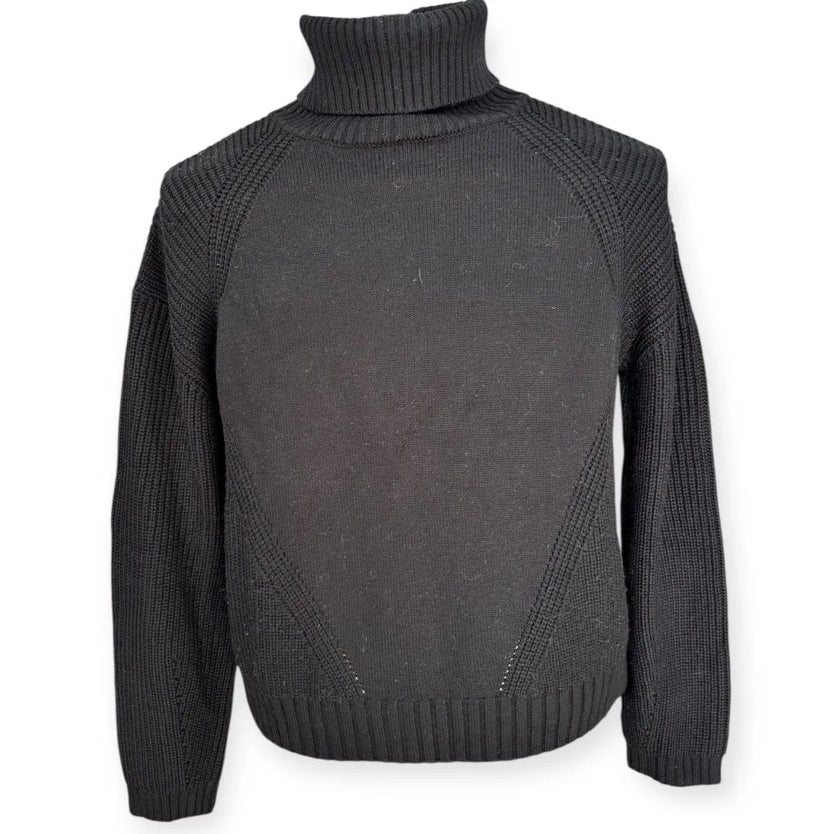 Maglia dolcevita con motivo intrecciato sulle maniche e con bordo e collo a costine