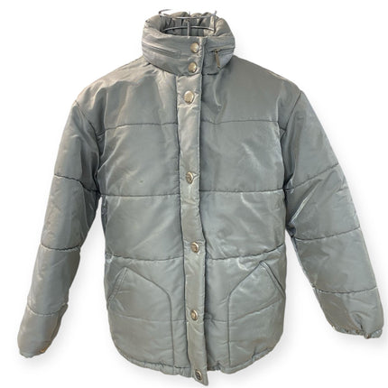 Piumino imbottito con collo alto e bottoni