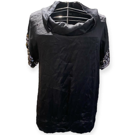 T-shirt con collo sciallato e dettagli strass sulle maniche