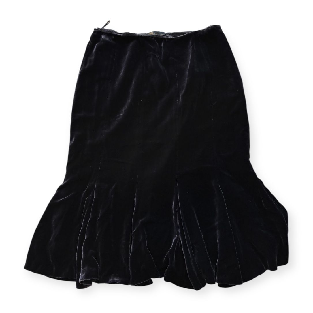 Gonna in velluto con balza al fondo