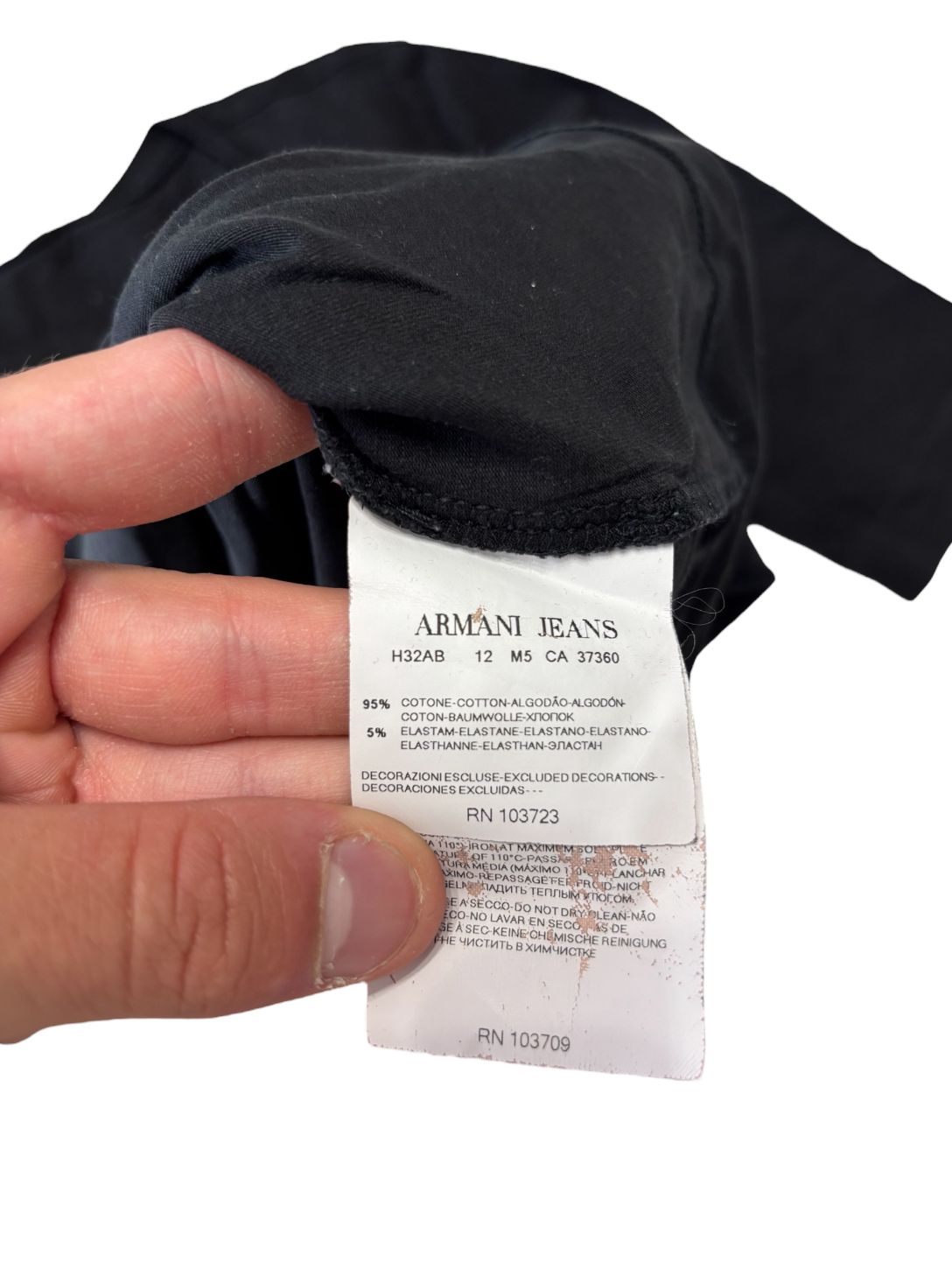 Maglia basic manica a 3/4 con scollo ampio e logo