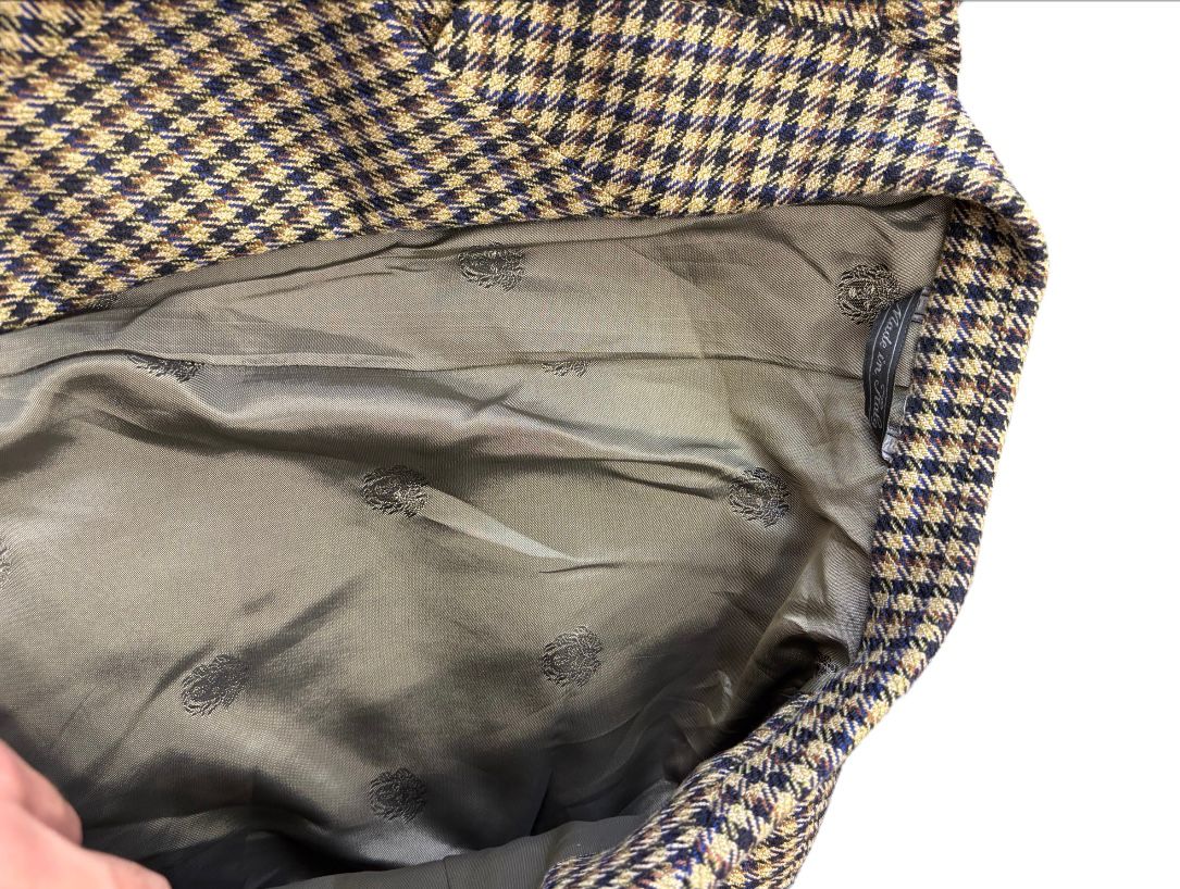 Giacca monopetto con due bottoni con fantasia a quadretti