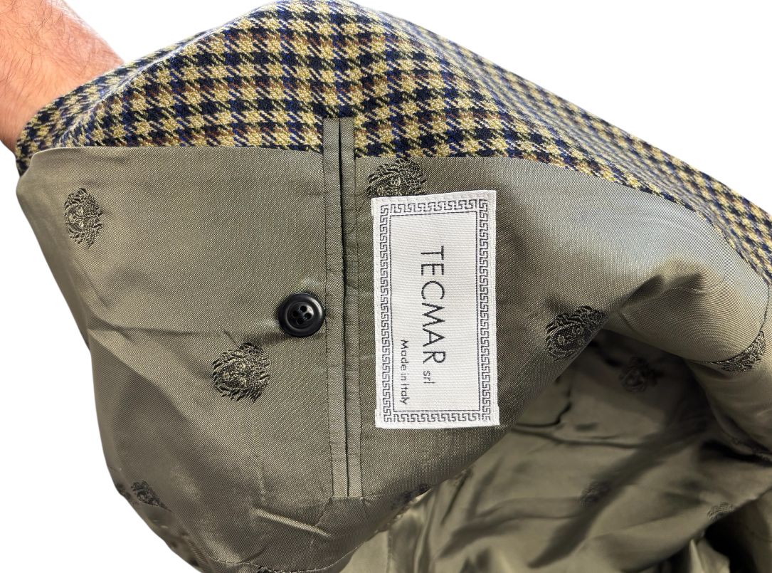 Giacca monopetto con due bottoni con fantasia a quadretti