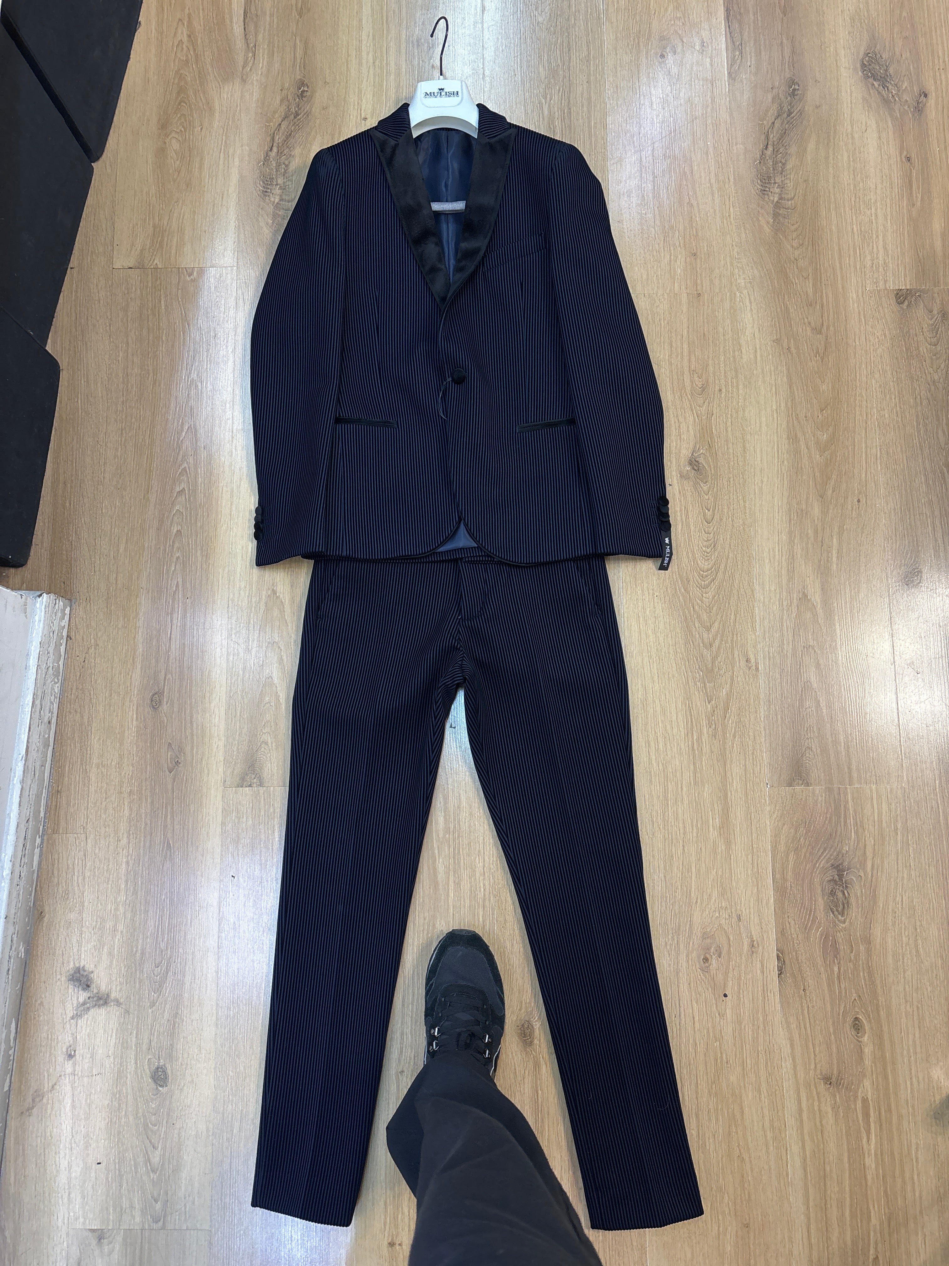 ABITO CASTAGNERAB213 GESSATO IN VELLUTO