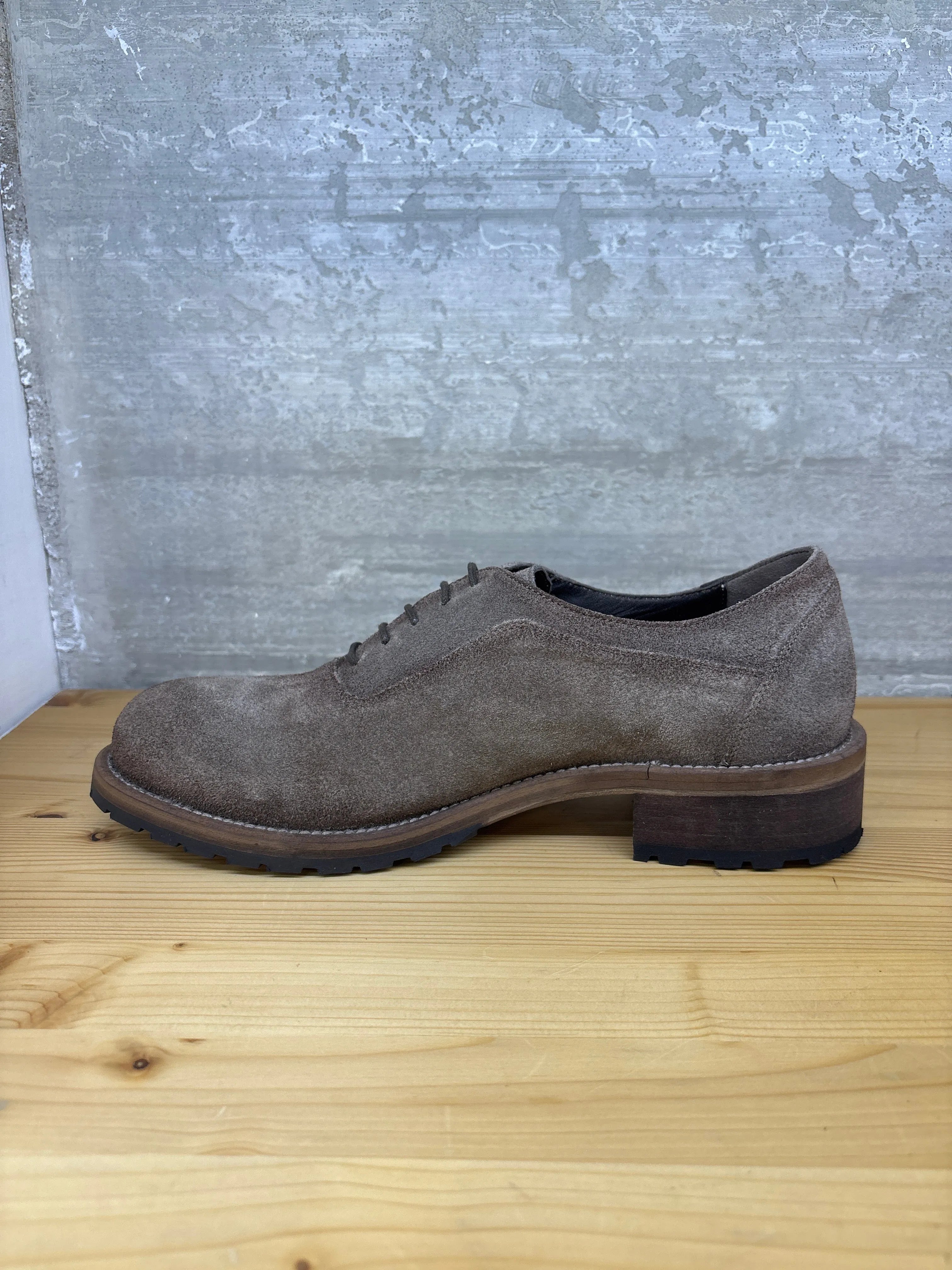 Stringata B31241 derby camoscio crust fiammato
