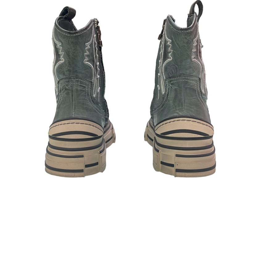 SNEAKERS Rebecca White