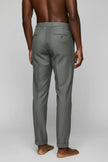 Pantalone con pence e risvolto