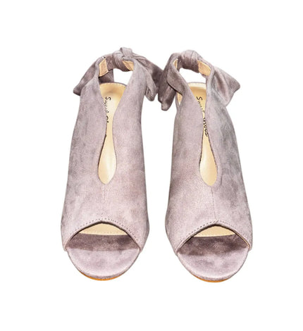 Sandalo in eco pelle scamosciato chiusura con fiocco tacco 10