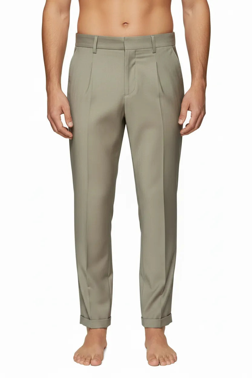 Pantalone con pence e risvolto