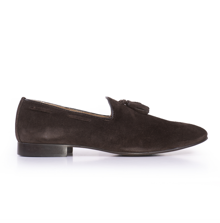 Mocassino in pelle scamosciato forato con nappine VDC