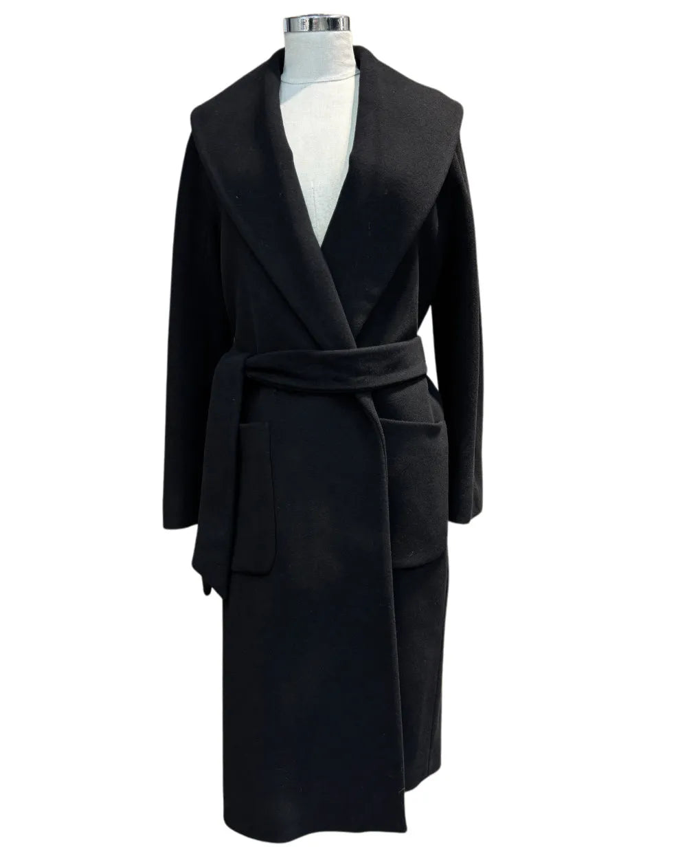 Cappotto a vestaglia con cintura in vita
