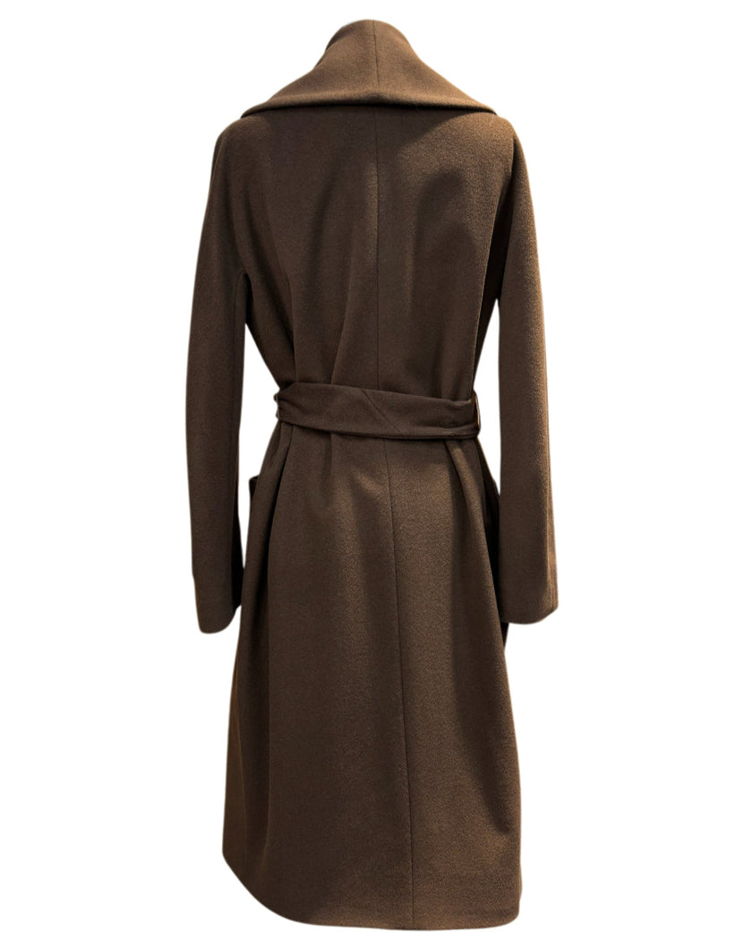 Cappotto a vestaglia con cintura in vita