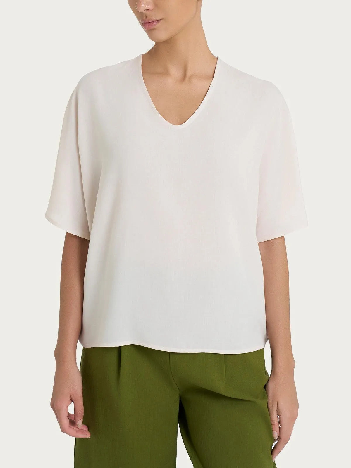 Blusa con scollo a V e manica al gomito in Ecoseta RAGNO