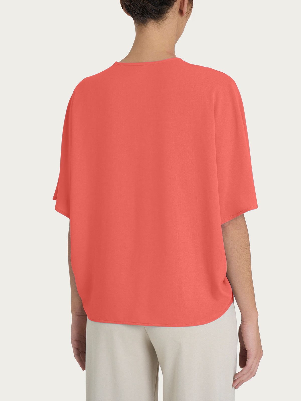 Blusa con scollo a V e manica al gomito in Ecoseta RAGNO