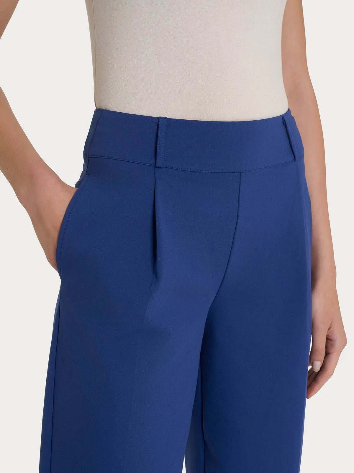 Pantalone a carota con tasche in Compact Light RAGNO