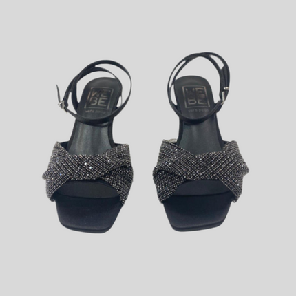 Sandalo aperto con tacco basso e strass