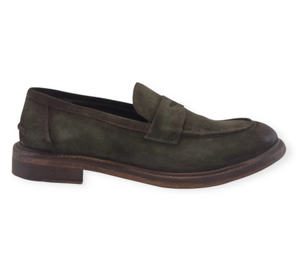 Mocassino B42224  in camoscio crust fondo cuoio