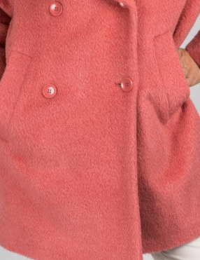 Cappotto doppiopetto con cintura in vita