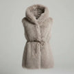 GILET ECO PELLICCIA SG402 CON CAPUCCIO E CINTURA IN VITA