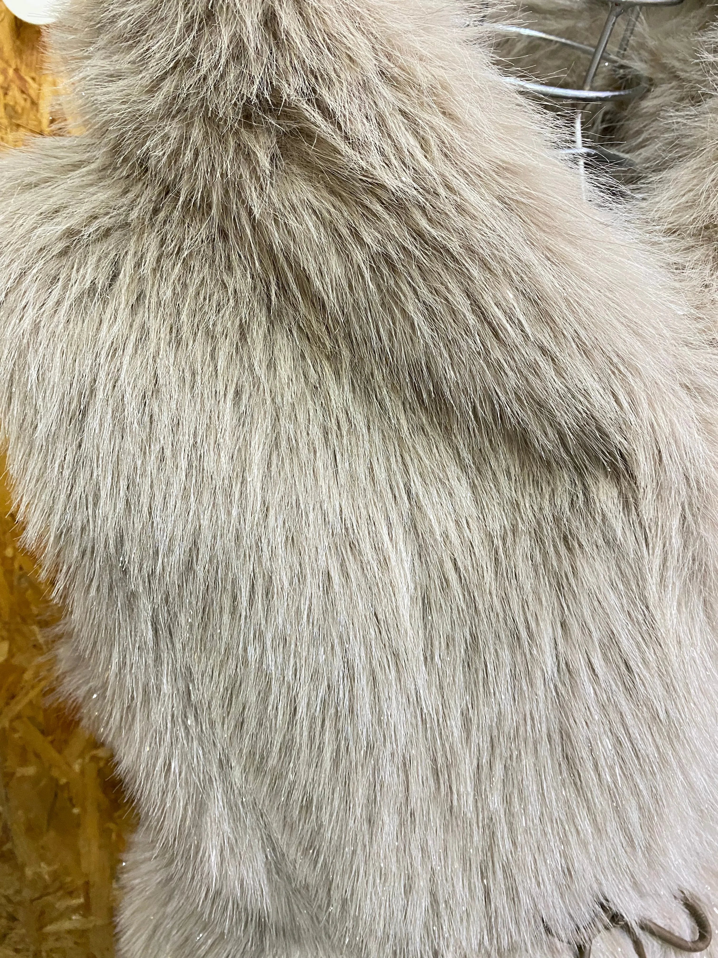GILET ECO PELLICCIA SG402 CON CAPUCCIO E CINTURA IN VITA