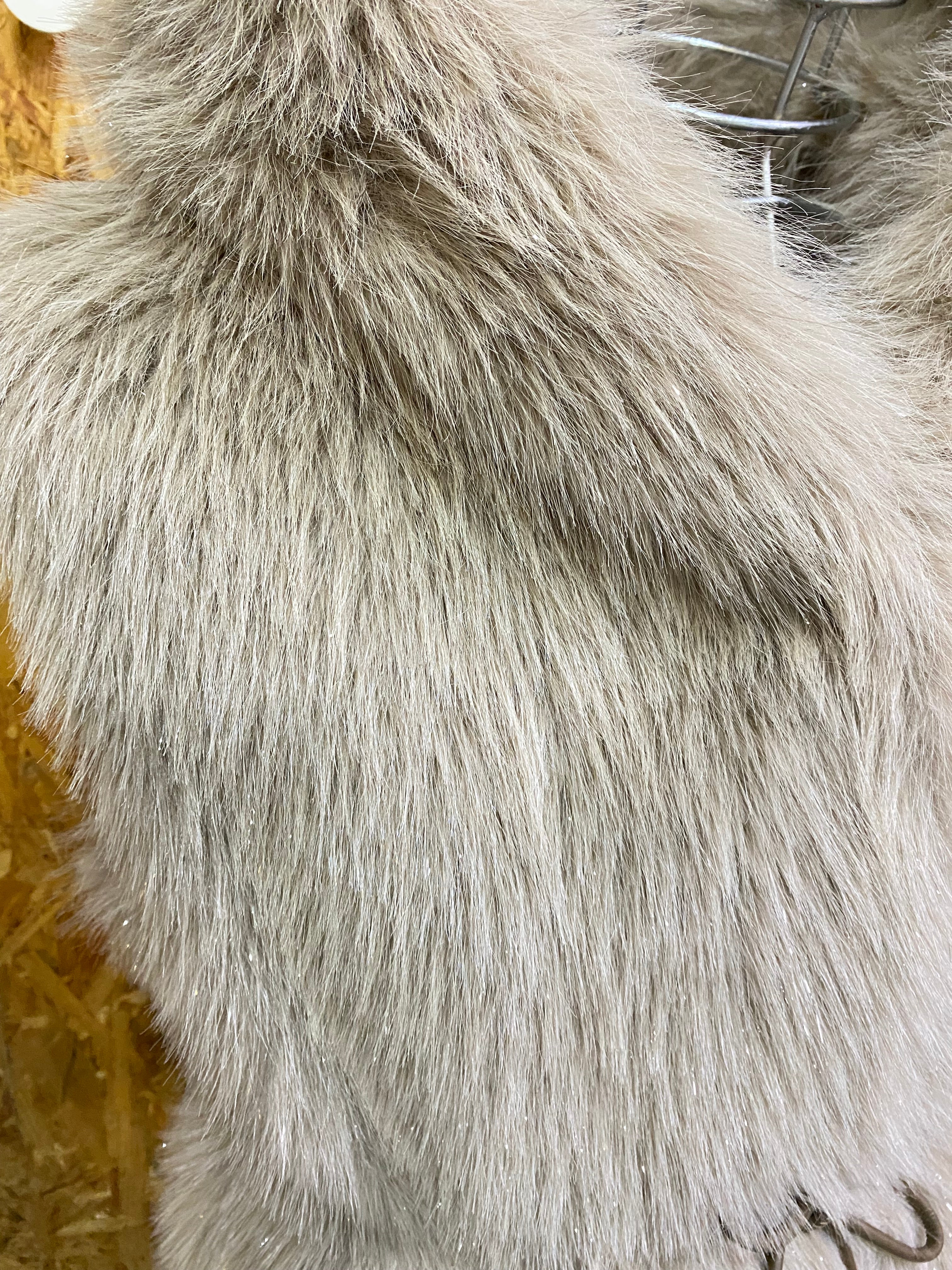 GILET ECO PELLICCIA SG402 CON CAPUCCIO E CINTURA IN VITA