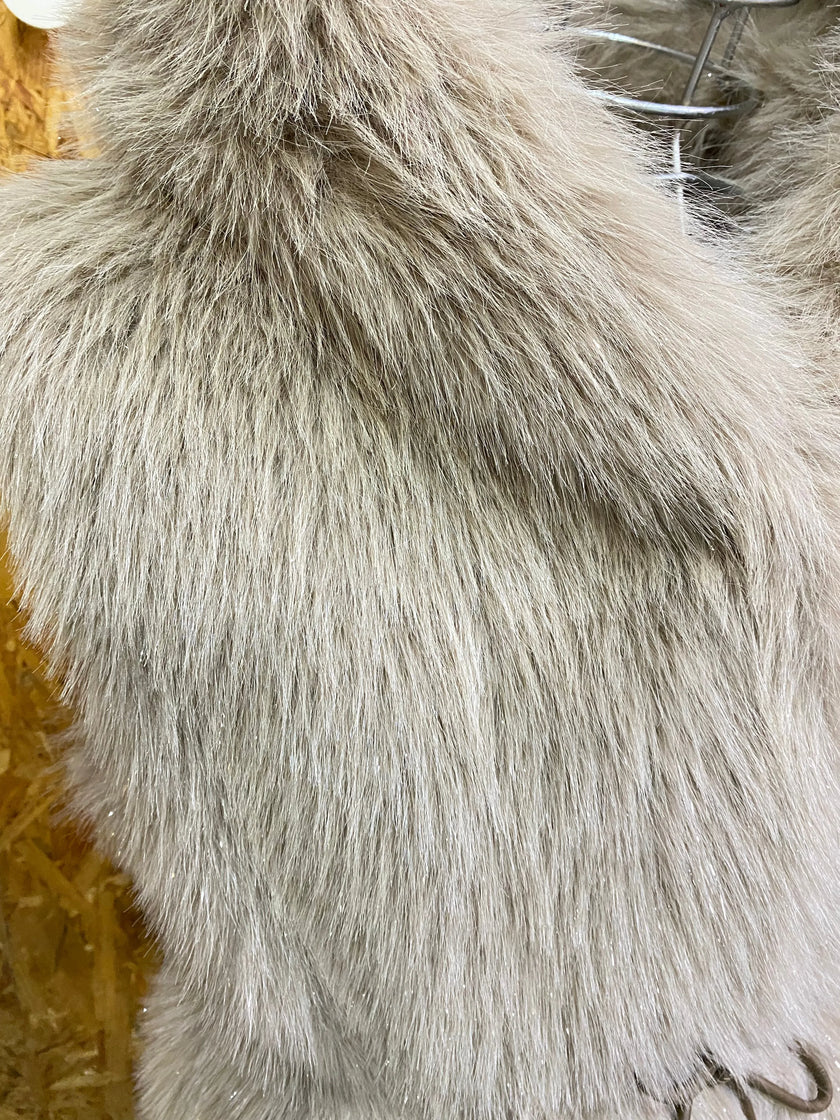 GILET ECO PELLICCIA SG402 CON CAPUCCIO E CINTURA IN VITA