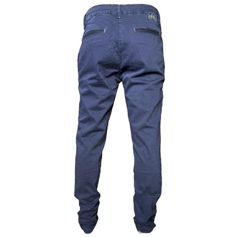 Pantalone con dettaglio laccio interno OUTFIT