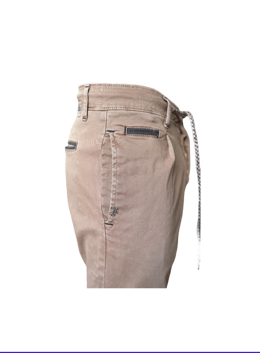 Pantalone con dettaglio laccio interno OUTFIT