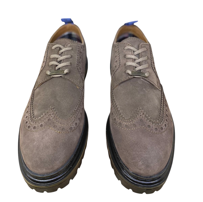 Stringata Derby Uomo in Camoscio con Rondine CESARE PACIOTTI