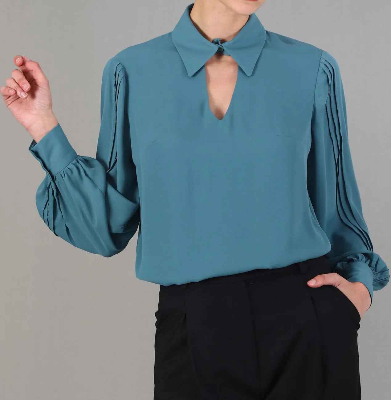 Blusa Scollo V con Collo Camicia FEDERICA ERRE